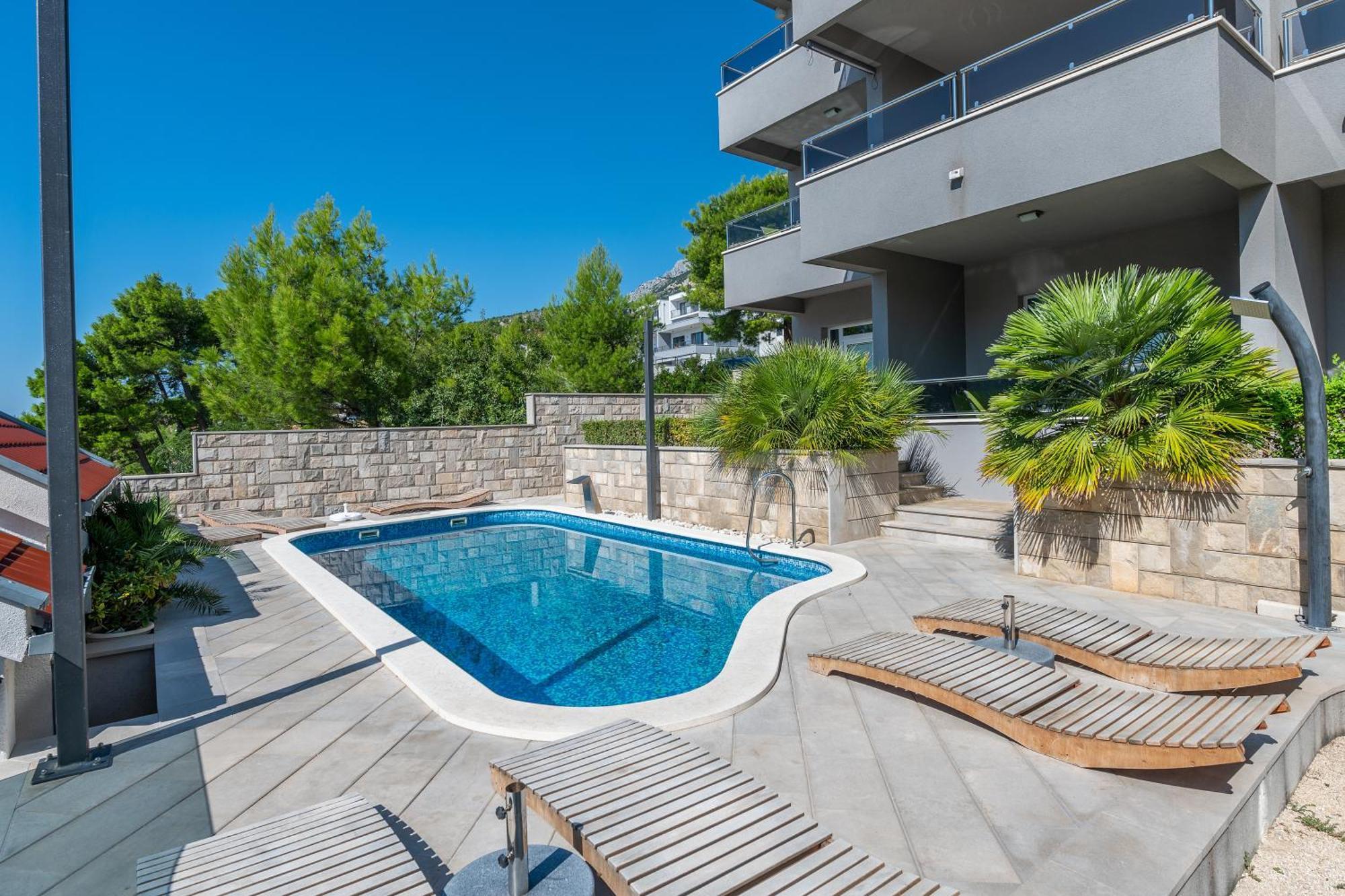 Villa Em Макарска Екстериор снимка