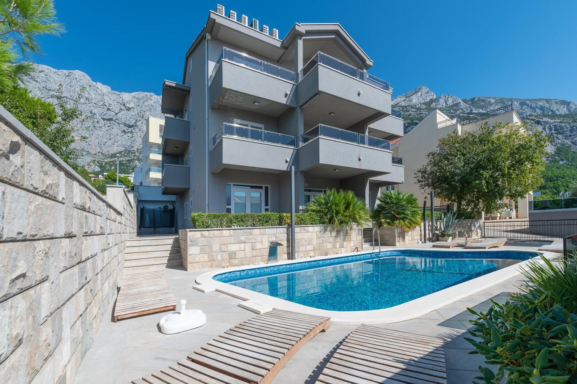 Villa Em Макарска Екстериор снимка