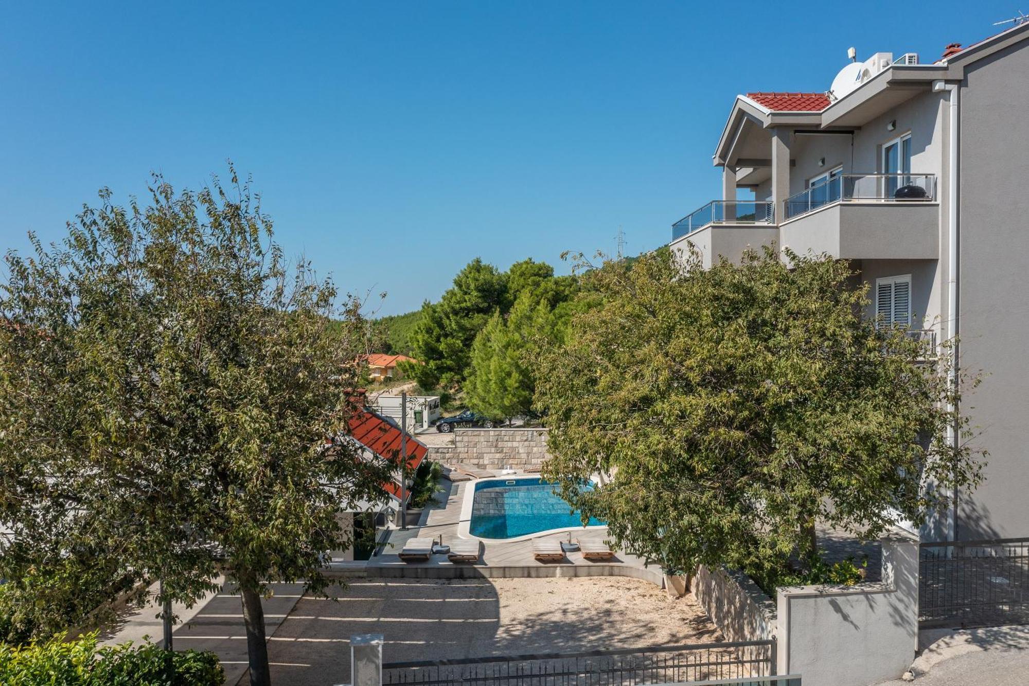 Villa Em Макарска Екстериор снимка