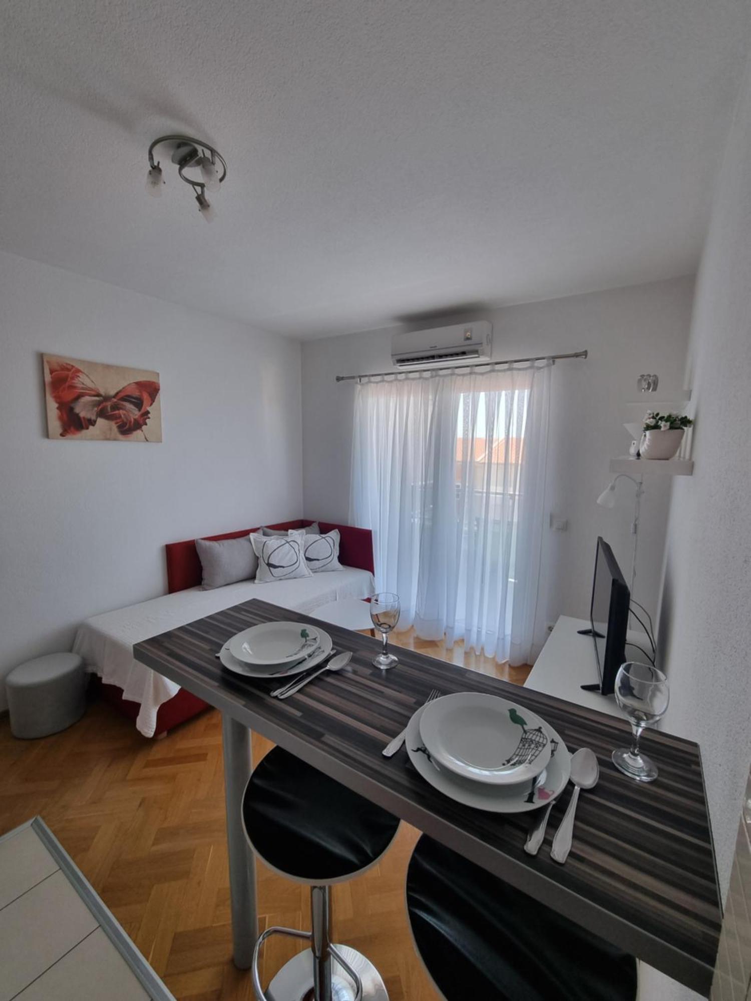 Villa Em Макарска Екстериор снимка