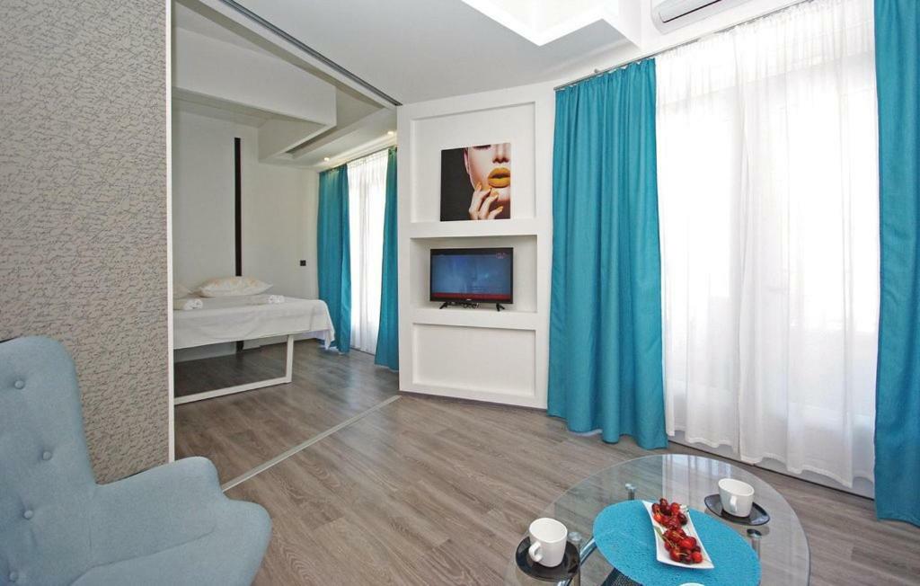 Villa Em Макарска Екстериор снимка